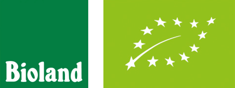 Bioland-Logo und EU-Bio-Siegel als Nachweis für zertifizierte Bio-Qualität bei Biogeflügel Unterweger.